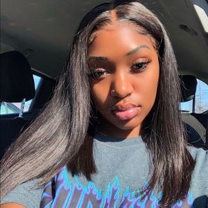 Meet your Posher, Alexis